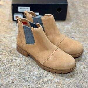 New Sorel Emelie III Chelsea Waterproof Boots – Women’s Size 9